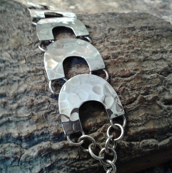 Sterling silver hammered bracelet - Picture 3 of 8